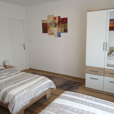 Apartman Majetic Otočac Extérieur photo