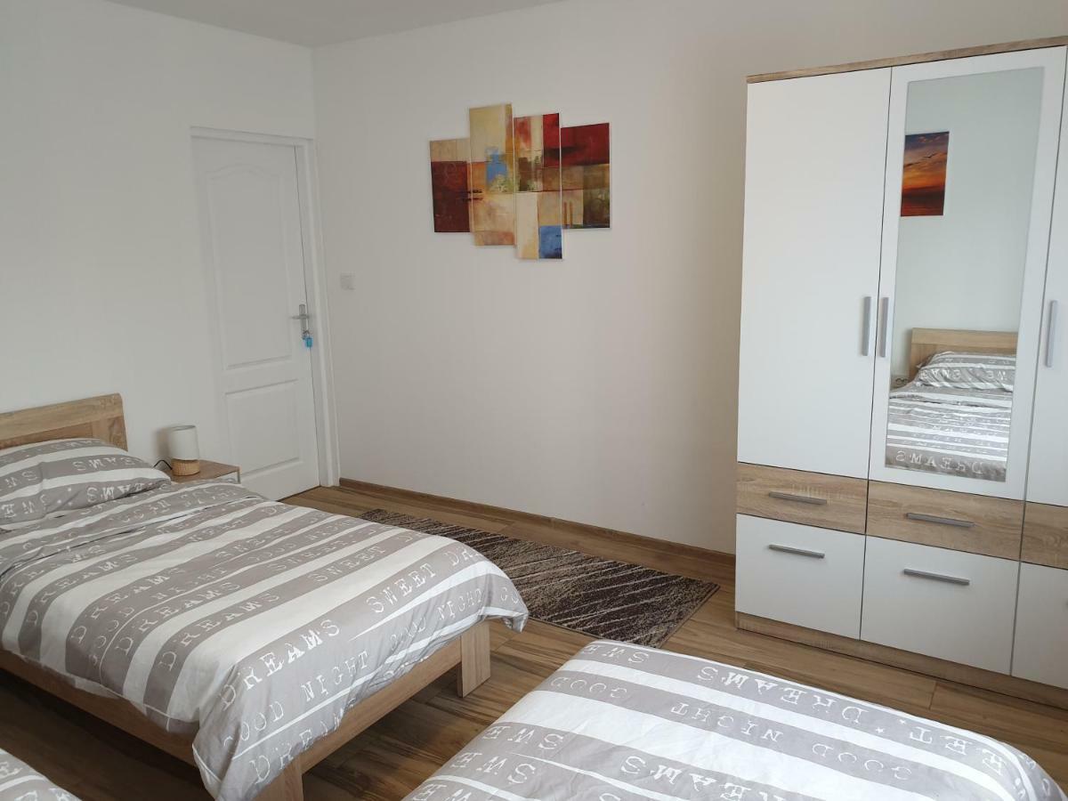 Apartman Majetic Otočac Extérieur photo
